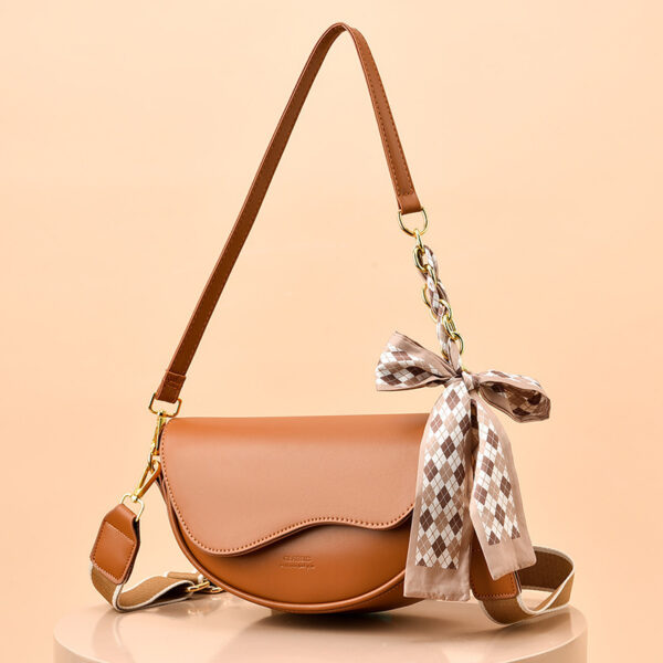 Special Interest Light Luxury Fall Winter Fashion Underarm Saddle Bag - Image 3